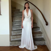 Robe longue blanche vintage ajustée à col halter et dos nu pour femme, collection automne 2026