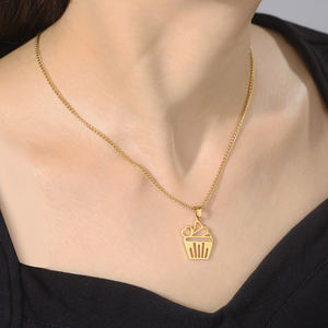 Collar con colgante de <span class=keywords><strong>Cupcake</strong></span> de corazón encantador Myshape para mujeres y niñas, cadenas de cuello de acero inoxidable, regalo de joyería de tendencia 2025 para fabricante de pasteles - Product Image 3