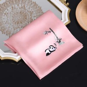 Les bandanas brodés Lotus Paisley et les foulards bandana brodés à la main sont ici, y compris les styles brodés de Noël à <span class=keywords><strong>proximité</strong></span> - Product Image 5