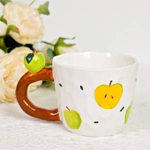 Taza de Café de Cerámica con Diseño Creativo Estilo InS, Color Subesmaltado, Producto Nuevo, Hecha y Pintada a Mano, con Diseño de Manzana para el Hogar - Product Image 4