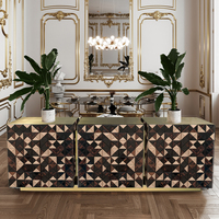 Credenza di Lusso in Stile Italiano per Soggiorno e Sala da Pranzo, Design Triangolare Bifacciale in Legno con Finitura in Ottone Spazzolato