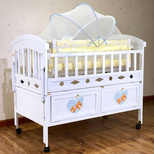 Lits bébé en bois de pin Meubles pour bébé Tête de lit étendue Ouverture latérale avec moustiquaire Roues - Product Image 4