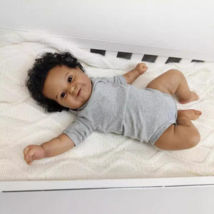 Poupées Reborn en Silicone Corps Entier <span class=keywords><strong>50</strong></span> <span class=keywords><strong>cm</strong></span> Réaliste Maddie Peau Noire Poupée Nouveau-Né pour Anniversaire Noël Enfant - Product Image 4