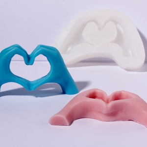 Moldes de Silicona con Gestos de Amor, Diferentes Formas de Manos en 3D para Hacer Velas Aromáticas DIY - Product Image 2
