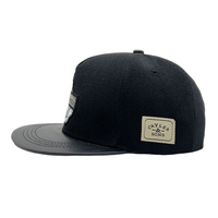 Bordado personalizado parche Logo Flat Bill Caps PU de alta calidad de cuero de ala Snapback Cap