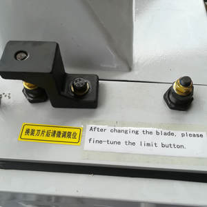 Máquina espesadora de superficie moldeadora cepilladora de madera de un solo lado para carpintería de alta resistencia - Product Image 3