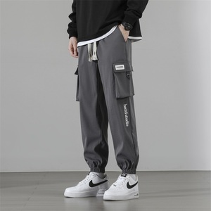 Combinaison en soie glacée personnalisable avec logo pour homme – Nouvelle collection été 2025 – Coupe ample et polyvalente, multi-poches, décontractée et respirante - Product Image 1