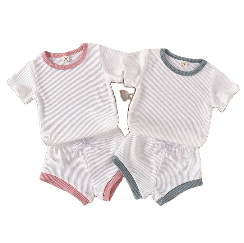 Новинка 2021, домашняя одежда для мальчиков и девочек: белый топ с зеленым краем и треугольные шорты