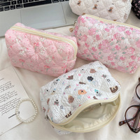 Tas Kosmetik Quilted Motif Bunga Segar Pasokan Pabrik, Tempat Pensil Zipper, Dompet Anime Kartun, Tas Penyimpanan Skincare Lucu