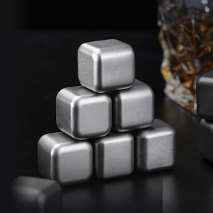 Set di pietre di whisky in titanio riutilizzabili cubetti di ghiaccio in metallo Non fondenti rinfrescabili agghiaccianti rocce per whisky e altre bevande - Product Image 2