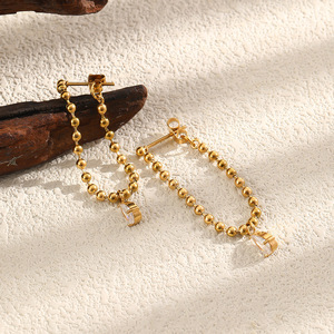 Soldes Exceptionnelles Européennes et Américaines : Boucles d'Oreilles Anniversaire pour Femme en Acier Inoxydable Plaqué Or 18K avec Perles et Zircons Faits Main sur Chaîne à Billes - Product Image 3