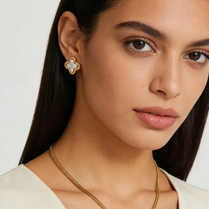 Pendientes Elegantes de Acero Inoxidable 304 con Baño de Oro, Diseño de Corazón, Mariposa, Flor y Formas Geométricas, con Estrellas, para Mujer - Product Image 1