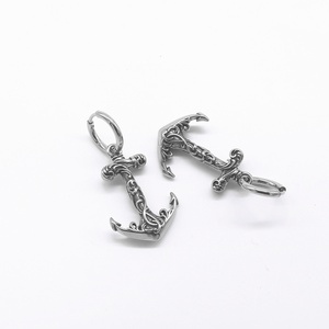 Pendientes de aro para hombre, de acero inoxidable 316L, hipoalergénicos, con dije de ancla de filigrana vintage, estilo náutico, punk, gótico, para hombre. - Product Image 2