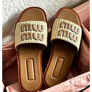 Sandales tongs en cuir tressé de créateur 2026 pour un confort pieds nus, souples et à bout ouvert, idéales pour l'été, l'hiver, le printemps et les sorties à la plage - Product Image 2