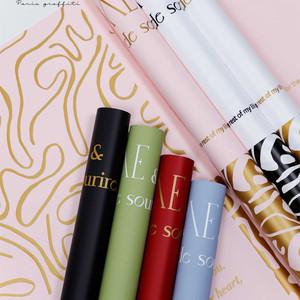 กระดาษบรรจุภัณฑ์ช่อดอกไม้พลาสติกกันน้ำสไตล์กราฟฟิตีขนาด58*58เซนติเมตร/ชิ้น20ชิ้น/ล็อตสำหรับวันวาเลนไทน์ - Product Image 3