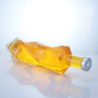 Bouteille de liqueur en verre torsadé de luxe de 700 ml, forme spirale unique, bouchon à vis, impression sur écran, gravure, couleur personnalisée, whisky