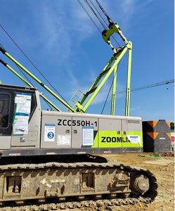Grue sur chenilles Zoomlion 55 tonnes ZCC550H d'occasion en excellent état, à vendre avec composant de boîte de vitesses principale - Product Image 2