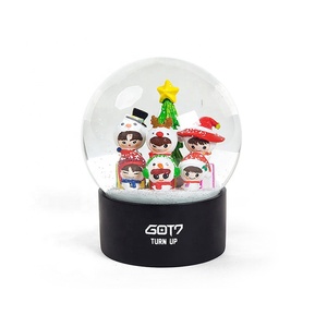 Amuletos de resina navideños grandes personalizados Globo de nieve de cristal Logotipo Globo de nieve personalizado Durable de alta calidad para decoración navideña - Product Image 2