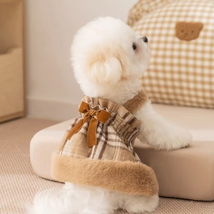 Leuke geruite huisdiercape met capuchon: warme wintercape-jurk voor honden en katten, gezellige outfit voor koud weer - Product Image 3