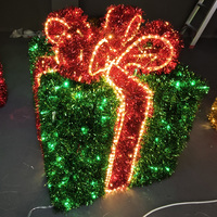 Fabricant chinois Shengyue, vente en gros de boîtes cadeaux de Noël en PVC, décoration lumineuse en forme d'ours, projecteur extérieur IP65, éclairage LED de paysage pour les fêtes