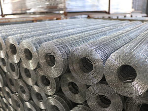 Clôture en treillis soudé galvanisé en rouleaux d'Afrique, maille carrée, anti-corrosion, services de pliage et de découpe - Product Image 2