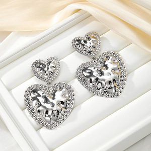 Pendientes colgantes con forma de corazón, aleación de zinc, oro y plata, joyería para fiesta, accesorio de moda para mujer - Product Image 3