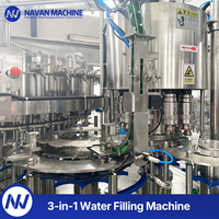 Navan Automatische Hoge-Snelheid 3-in-1 Multifunctionele Waterafvulmachine 16000-17000 BPH Hoge-Precisie Uniforme Vultechnologie