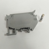 UK5-HESI CE-Zertifizierter PA66 Schraubklemmenblock 4mm2 22-10 AWG Kabelverbinder mit Sicherung 5x25 10A 800V M3 Schraube