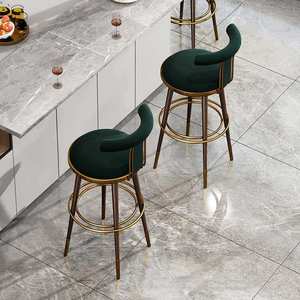Tabourets <span class=keywords><strong>de</strong></span> <span class=keywords><strong>bar</strong></span> italiens élégants <span class=keywords><strong>de</strong></span> luxe en métal doré et velours <span class=keywords><strong>Chaise</strong></span> italienne élégante <span class=keywords><strong>de</strong></span> luxe en acier pour la maison avec îlot <span class=keywords><strong>de</strong></span> cuisine <span class=keywords><strong>Acheter</strong></span> italien - Product Image 4