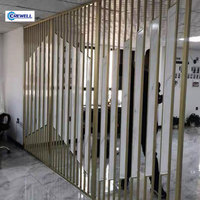 Paravents décoratifs fixes translucides en acier inoxydable plaqué or découpés au laser sur mesure pour la décoration intérieure