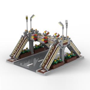 Maquette de scène personnalisée : Passerelle piétonne, feux de circulation, rue, route – Jouet en plastique DIY, ensemble de blocs de construction, cadeau - Product Image 1