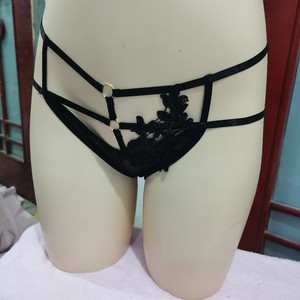 Culottes sexy européennes et américaines pour femmes, à fleurs, solubles dans l'eau, transparentes, lingerie séduisante. - Product Image 5