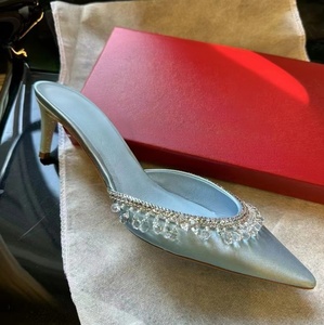 Escarpins à talon aiguille en satin champagne à bout pointu et bride arrière, ornés de franges en cristal, élégants pour mariage, mariée, soirée et cérémonie - Product Image 1
