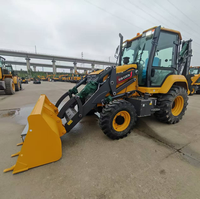 Backhoe Loader 8T Side Shift XC8-C2570 Kecepatan Perjalanan 38km/jam Oli Hidrolik 95L untuk Konstruksi