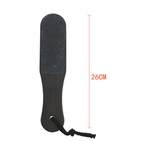 Râpe à pieds professionnelle en bois noir double face portable avec papier de verre fin et rugueux pour éliminer les callosités et les talons fendillés