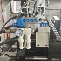 Machine de soufflage automatique de bouteilles PET, facile à utiliser, faible coût de main-d'œuvre, retour sur investissement rapide, dotée d'un moteur PLC.
