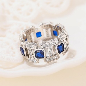 Anillo de Eternidad de Oro Blanco con Zafiro para Mujer T0817, Corte Princesa, Engaste Pavé, Anillo Fino Geométrico para Boda - Product Image 6