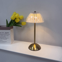 Lampe de nuit sans fil en métal simple, rechargeable par USB, décoration de chambre, lampe de chevet LED à commande tactile, lampe de nuit en cristal d'ambiance