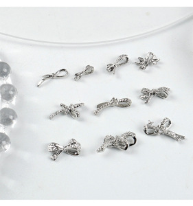 50 pièces de breloques pour ongles en alliage, motifs nœud papillon français et cravate 3D, ornements métalliques pour la décoration de manucure - Product Image 4