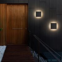 Applique murale LED étanche extérieure pour balcon et cour Construction en aluminium avec diffuseur trempé