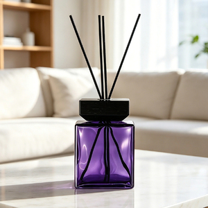 <span class=keywords><strong>Bouteille</strong></span> diffuseur de parfum <span class=keywords><strong>en</strong></span> <span class=keywords><strong>verre</strong></span> carrée de 1000 ml avec bouchon <span class=keywords><strong>en</strong></span> bois noir pour la décoration intérieure de luxe aux États-Unis - Vente <span class=keywords><strong>en</strong></span> gros - Product Image 6