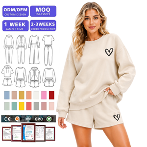 Ensemble de survêtement doux en molleton pour femme avec broderie cœur personnalisée, haut à col rond et épaules tombantes, et short à cordon de serrage avec poches - Product Image 1