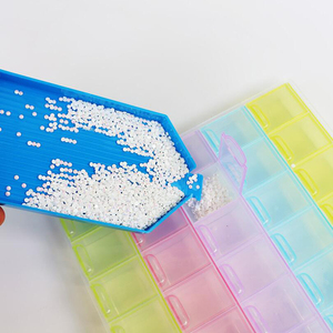 Grande capacité plateau de forage 5D bricolage <span class=keywords><strong>diamant</strong></span> peinture plateau plaque <span class=keywords><strong>broderie</strong></span> <span class=keywords><strong>accessoires</strong></span> carré plastique grand plastique personnalisé Art plastique - Product Image 6