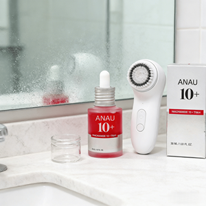 Toptan satış |   Özel Marka |   30 ml Yüz Serumu |   %10 Niasinamid ve %4 TXA |   Koyu Leke Tedavisi |   Hyaluronik Asit ile |   Evde Kullanım - Product Image 3