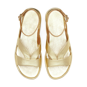 <span class=keywords><strong>Sandalias</strong></span> de <span class=keywords><strong>plataforma</strong></span> <span class=keywords><strong>plana</strong></span> de cuero dorado con correa en el tobillo para mujer, verano, oferta, venta al por mayor - Product Image 2