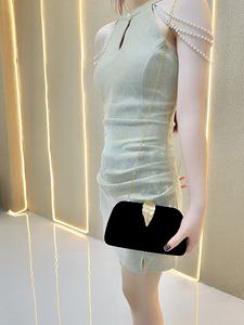 2026年 エレガントなクラッチバッグ 女性用 ゴールドクリップ ドレスアップ エンベロープ イブニングバッグ 取り外し可能なチェーン付き フォーマルバッグ レディース パーティー シルクバッグ - Product Image 2