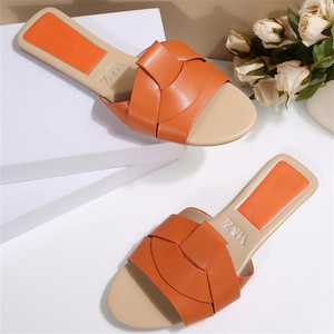 2025 Babouches in pelle classica da <span class=keywords><strong>donna</strong></span> pantofole piatte alla <span class=keywords><strong>moda</strong></span> <span class=keywords><strong>sandali</strong></span> da spiaggia estivi da esterno da <span class=keywords><strong>donna</strong></span> scivola pantofole - Product Image 3