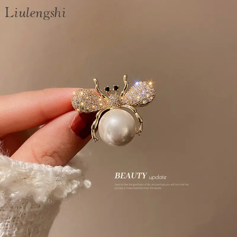 Women Vintage Gold Tone Metal Insect Themed Crystal Bee Pearl Brooch Pins Fashion Cute Rhinestone Pearl Bead Honey Bee Brooches
