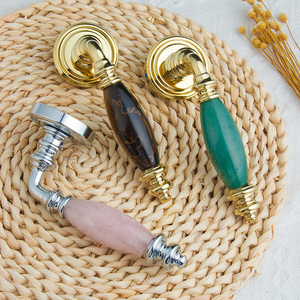 Porte en bois de luxe moderne et minimaliste de haute qualité avec poignée en laiton et cristaux colorés pour atelier, hôtel, centre commercial – Installation facile - Product Image 5