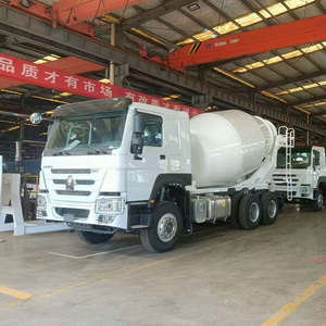 Nouveau camion malaxeur à béton SINOTRUK HOWO 8X4 12 roues, 371 ch, 380 ch, 400 ch, 14, 16, 18 m3 - Product Image 1